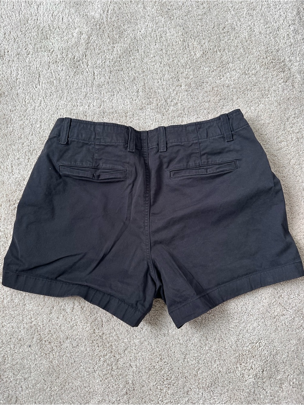 GAP Women's black Mid-Rise Bermuda Shorts - Picture 3 of 5